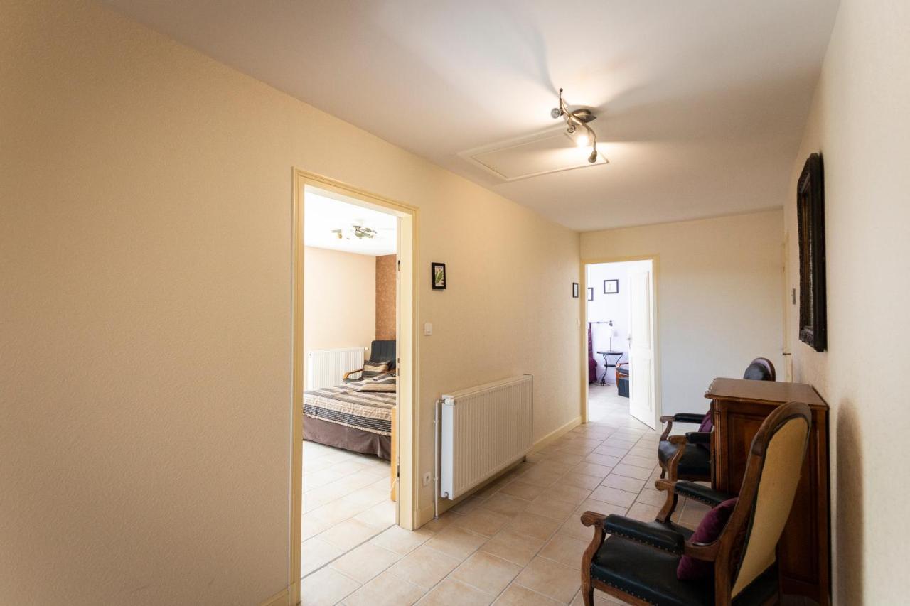 La Haye Gîtes et Chambre d'Hôtes Avrillé Exterior foto