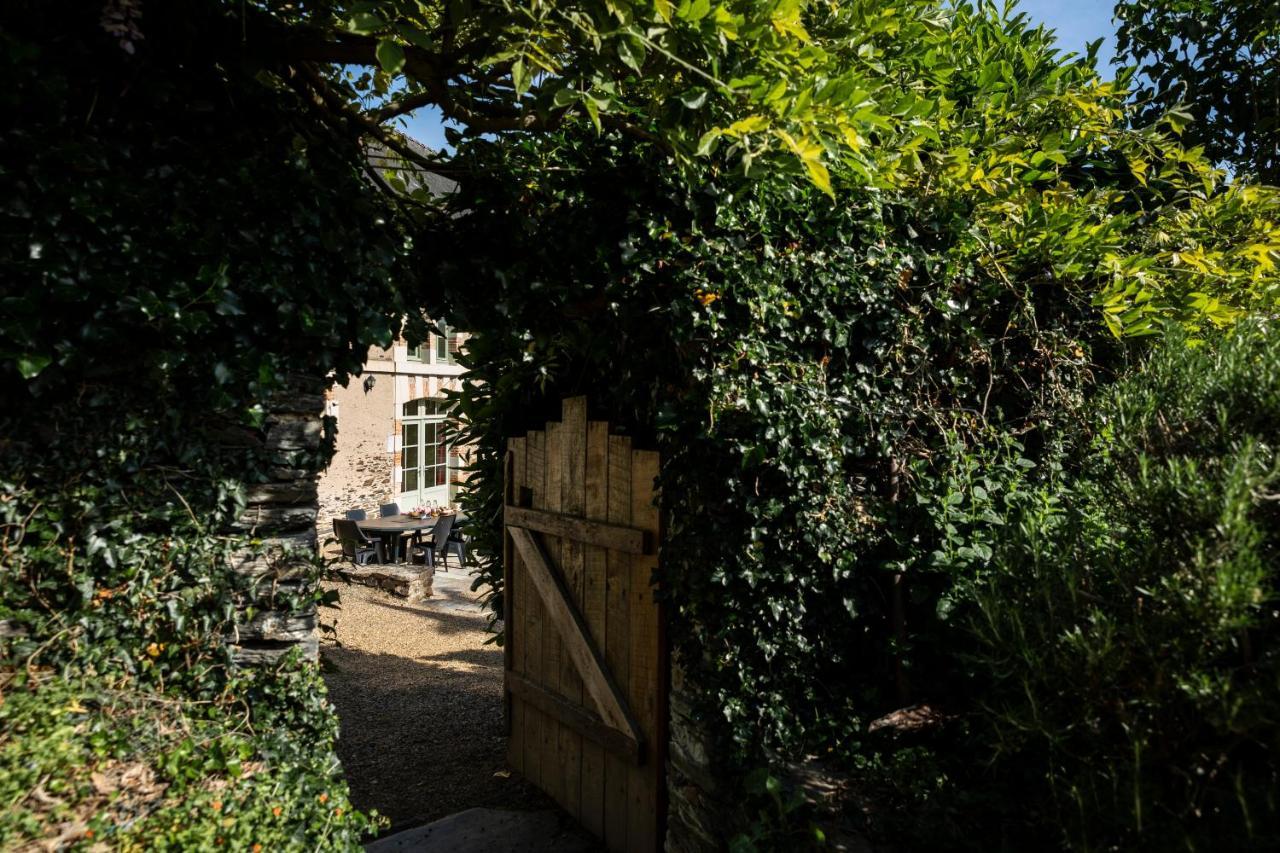 La Haye Gîtes et Chambre d'Hôtes Avrillé Exterior foto
