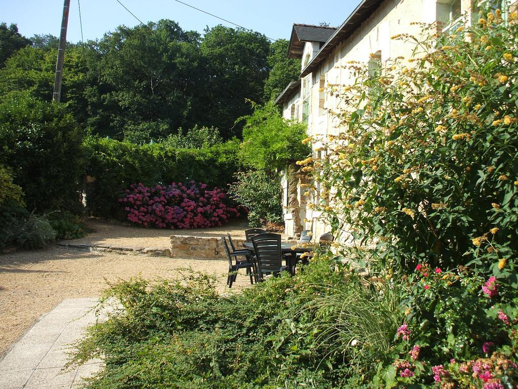 La Haye Gîtes et Chambre d'Hôtes Avrillé Exterior foto